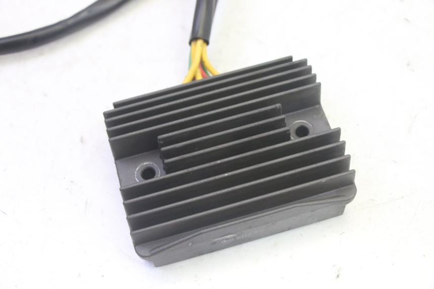 photo de REGULADOR DE CARGA PIAGGIO MP3 RL 250 (2006 - 2010) - Detalle de la pieza