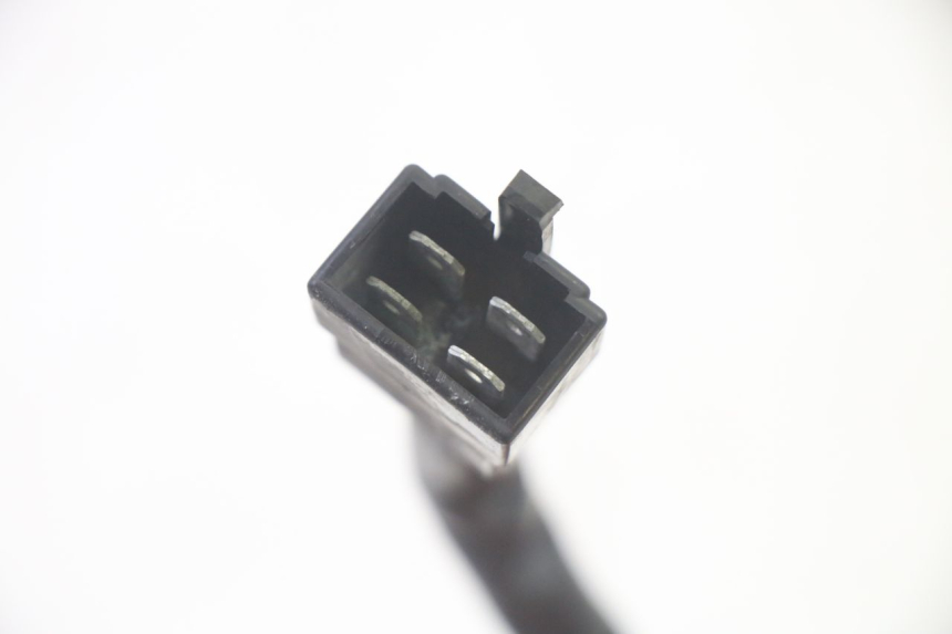 photo de REGULADOR DE CARGA PIAGGIO MP3 RL 250 (2006 - 2010) - Primer plano técnico