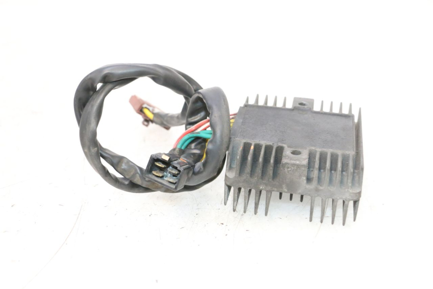 photo de REGULADOR DE CARGA PIAGGIO MP3 RL 250 (2006 - 2010) - Otra perspectiva