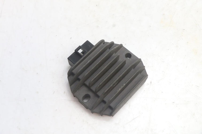 photo de REGULADOR DE CARGA PIAGGIO MP3 125 (2006 - 2014) - Detalle de la pieza