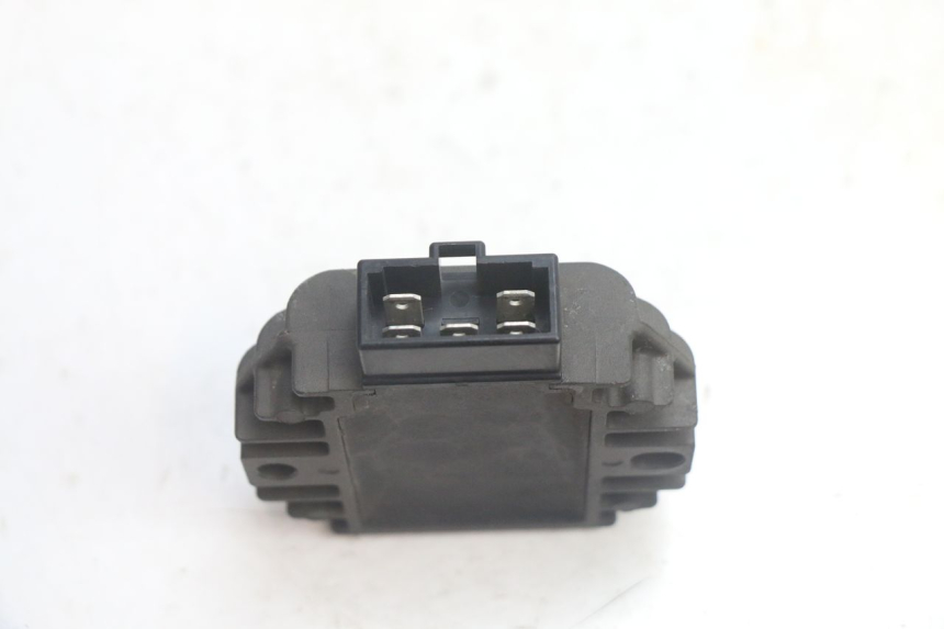 photo de REGULADOR DE CARGA PIAGGIO MP3 125 (2006 - 2014) - Zoom estado de uso
