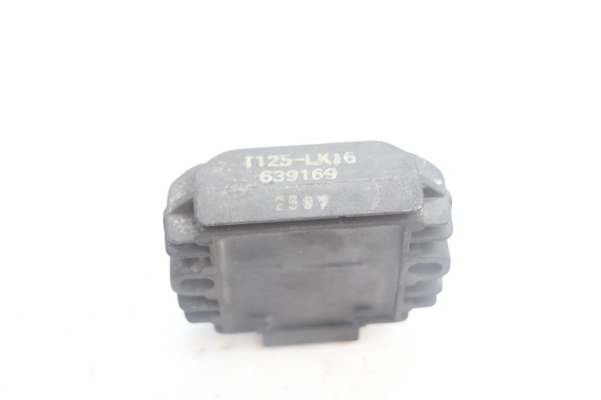 photo de REGULADOR DE CARGA PIAGGIO MP3 125 (2006 - 2014) - Otra perspectiva