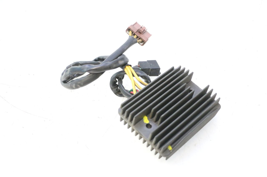 photo de REGULADOR DE CARGA PIAGGIO MP3 500 (2011 - 2015) - Otra vista del artículo