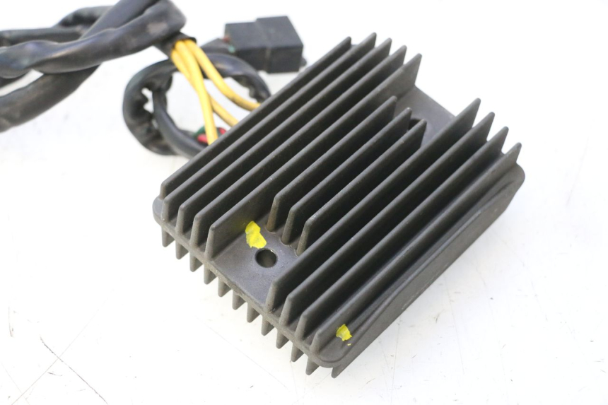 photo de REGULADOR DE CARGA PIAGGIO MP3 500 (2011 - 2015) - Características distintivas