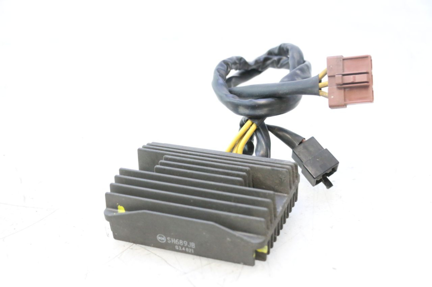 photo de REGULADOR DE CARGA PIAGGIO MP3 500 (2011 - 2015) - Zoom estado de uso