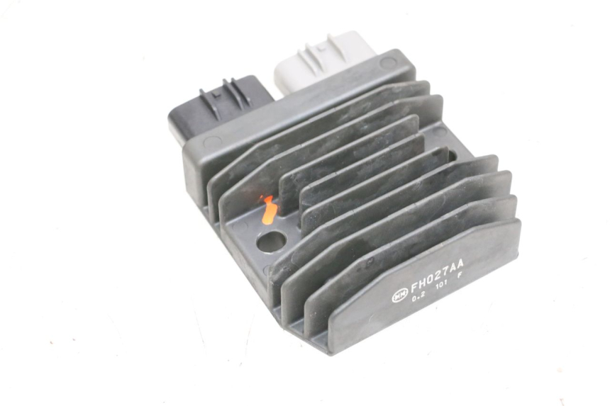 photo de REGULADOR YAMAHA MT-07 MT07 ABS 700 (2018 - 2020) - Estado de la superficie y material