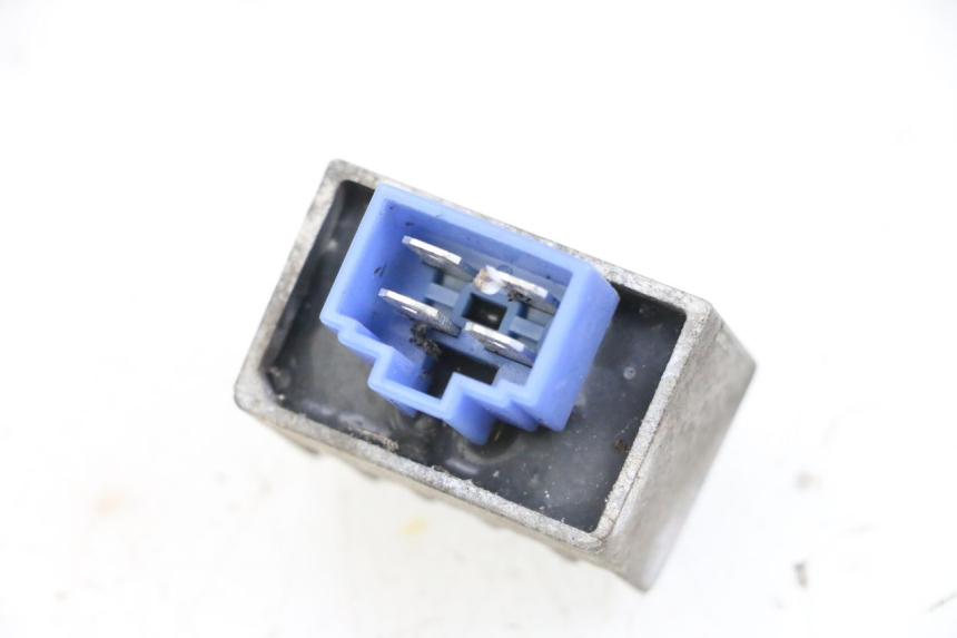 photo de REGULADOR YAMAHA NEO'S NEOS 2T 50 (1998 - 2007) - Detalle de la pieza