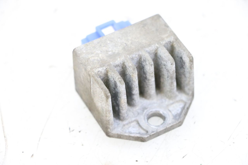 photo de REGULADOR YAMAHA NEO'S NEOS 2T 50 (1998 - 2007) - Otra perspectiva