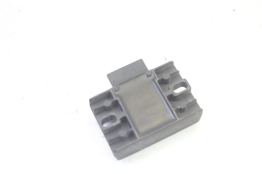 photo de REGULADOR DE CARGA YAMAHA NEOS NEO'S 4T 50 (2008 - 2016) - Otra perspectiva