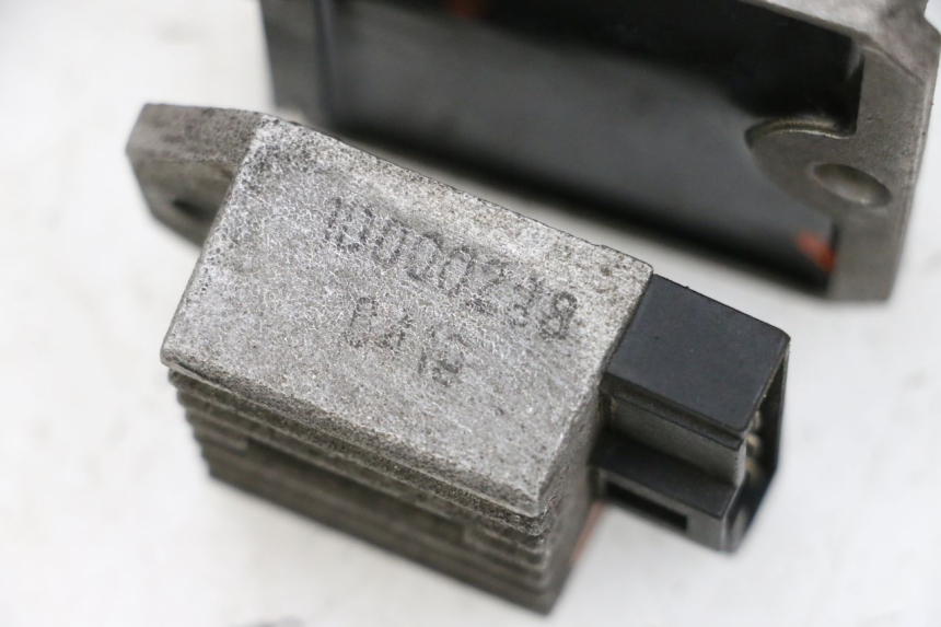 photo de REGULADOR DE CARGA PIAGGIO NEW TYPHOON 50 (2018 - 2021) - Zoom estado de uso