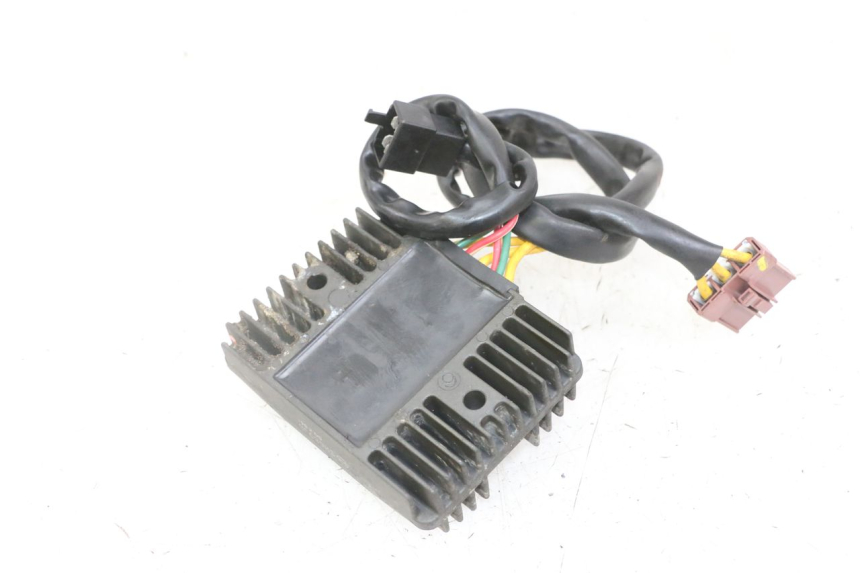 photo de REGULADOR DE CARGA GILERA NEXUS 125 (2009 - 2013) - Detalles de los puntos de fijación