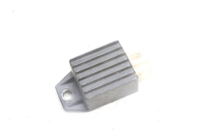 photo de REGULADOR DE CARGA JM MOTORS OLDIES 4T 50 (2010 - 2020) - Detalle de la pieza