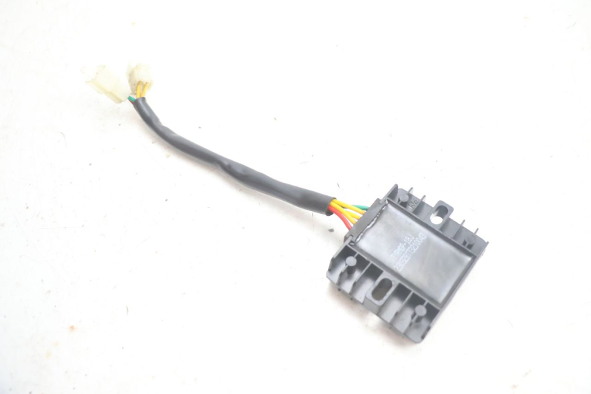 photo de REGULADOR JM MOTORS OLDIES 4T 50 (2020 - 2026) - Otra perspectiva