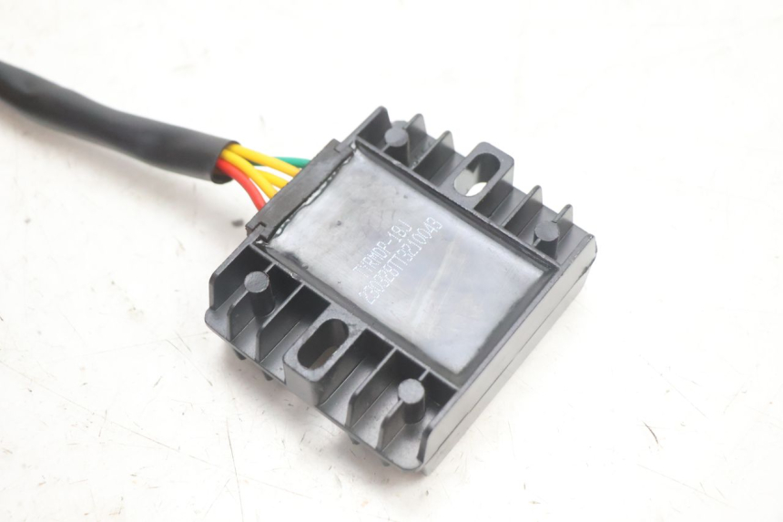 photo de REGULADOR JM MOTORS OLDIES 4T 50 (2020 - 2026) - Primer plano técnico