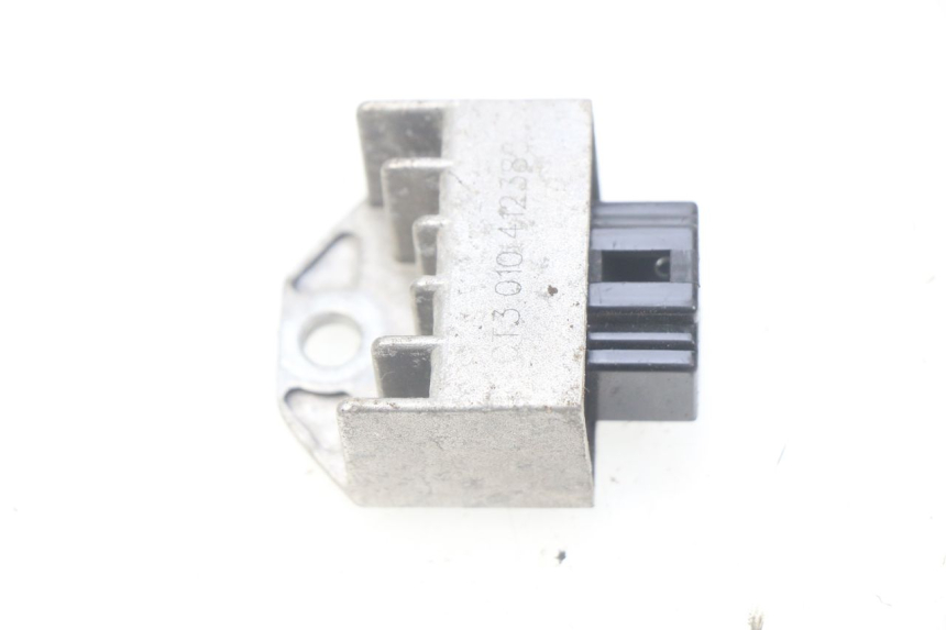 photo de REGULADOR DE CARGA SYM ORBIT 2 4T 50 (2008 - 2017) - Otra perspectiva