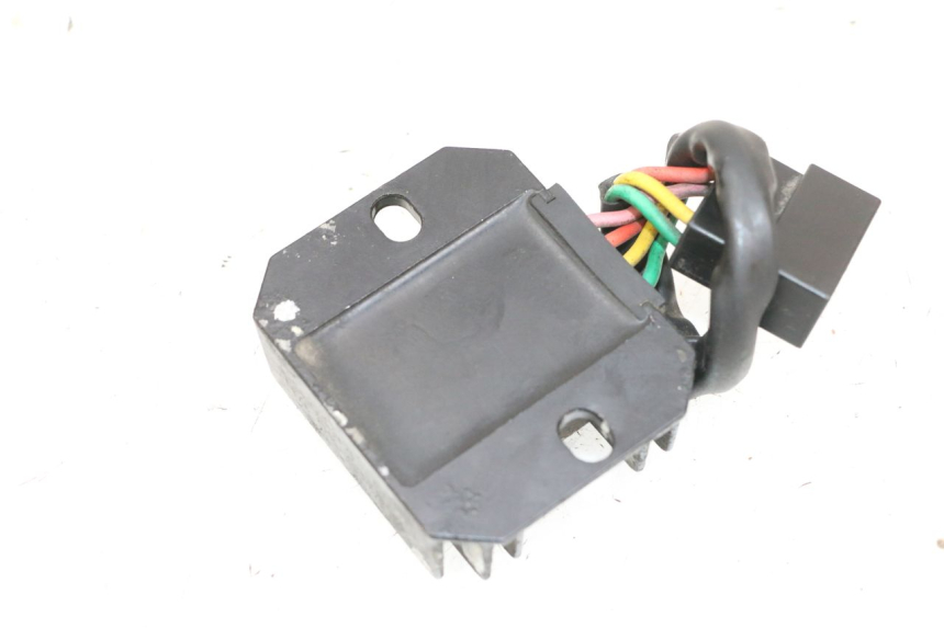 photo de REGULADOR DE CARGA SYM ORBIT III 3 4T 50 (2018 - 2021) - Otra perspectiva