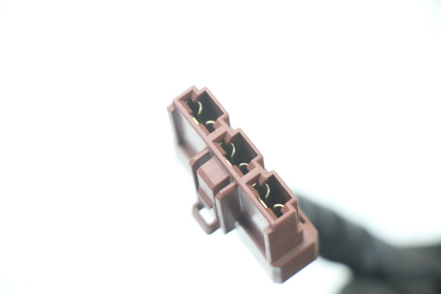 photo de REGULADOR DE CARGA PEUGEOT CITYSTAR 125 (2011 - 2017) - Detalles de los puntos de fijación