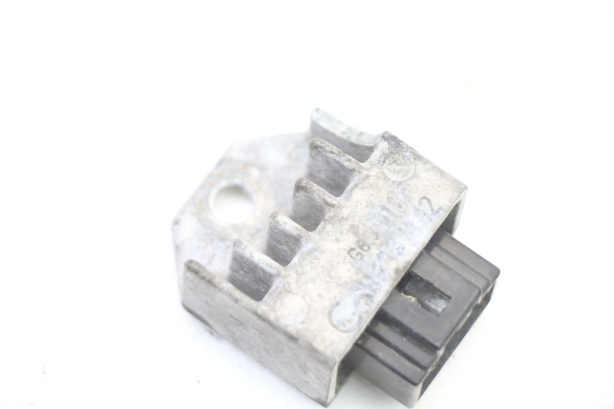 photo de REGULADOR DE CARGA PEUGEOT CITYSTAR 50 (2013 - 2017) - Detalle de la pieza