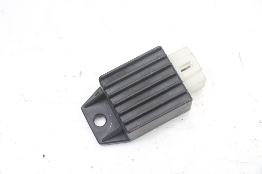 photo de REGULADOR DE CARGA PEUGEOT KISBEE 2T 50 (2010 - 2017) - Vista principal