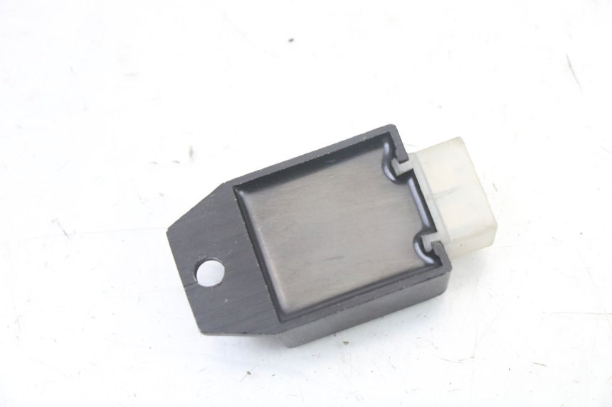 photo de REGULADOR DE CARGA PEUGEOT KISBEE 2T 50 (2010 - 2017) - Otra perspectiva