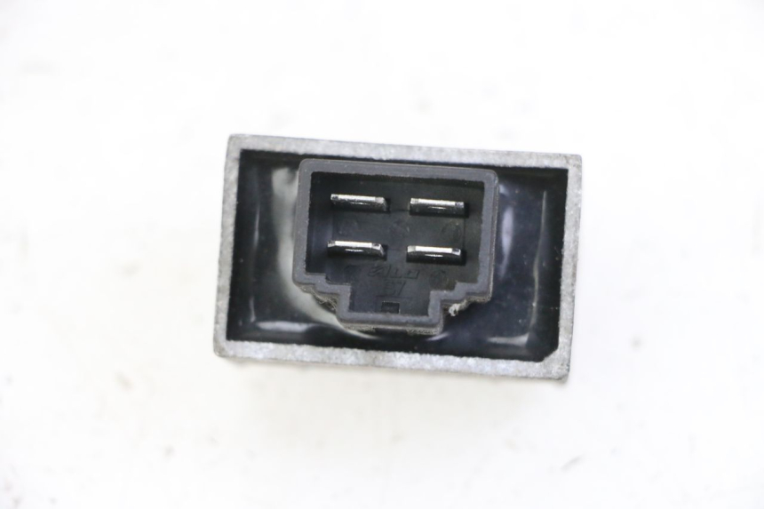 photo de REGULADOR DE CARGA PEUGEOT TWEET 4T 50 (2014 - 2019) - Detalle de la pieza