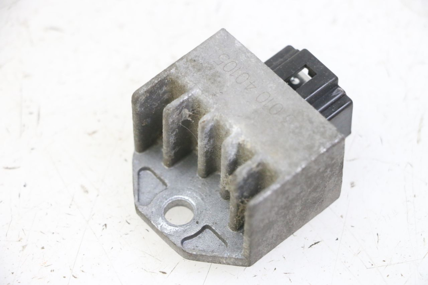 photo de REGULADOR DE CARGA PEUGEOT TWEET 4T 50 (2014 - 2019) - Otra perspectiva