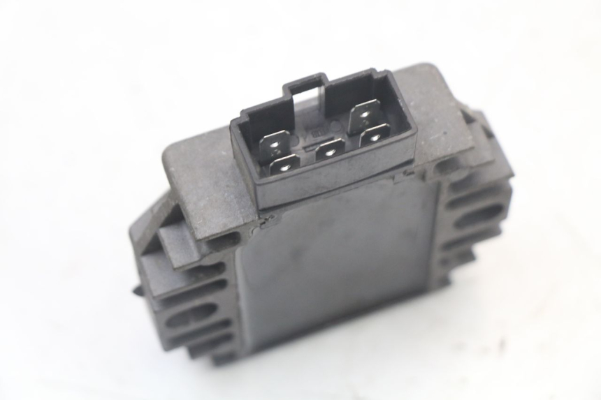 photo de REGULADOR PIAGGIO BEVERLY 125 (1998 - 2005) - Zoom estado de uso