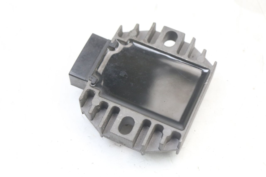 photo de REGULADOR PIAGGIO BEVERLY 125 (1998 - 2005) - Otra perspectiva