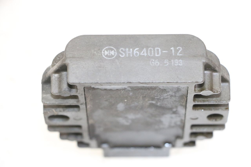 photo de REGULADOR DE CARGA PIAGGIO MP3 125 (2006 - 2014) - Zoom estado de uso