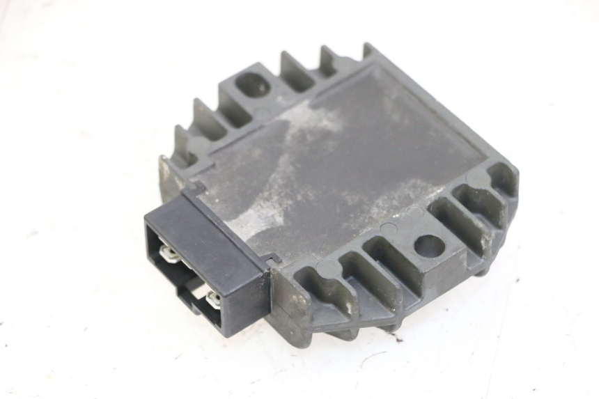 photo de REGULADOR PIAGGIO VESPA GRANTURISMO 200 (2004 - 2005) - Detalle de la pieza