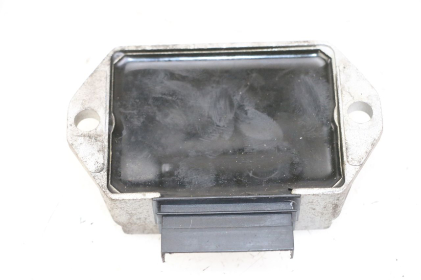 photo de REGULADOR DE CARGA PIAGGIO VESPA S 2T 50 (2007 - 2014) - Zoom estado de uso