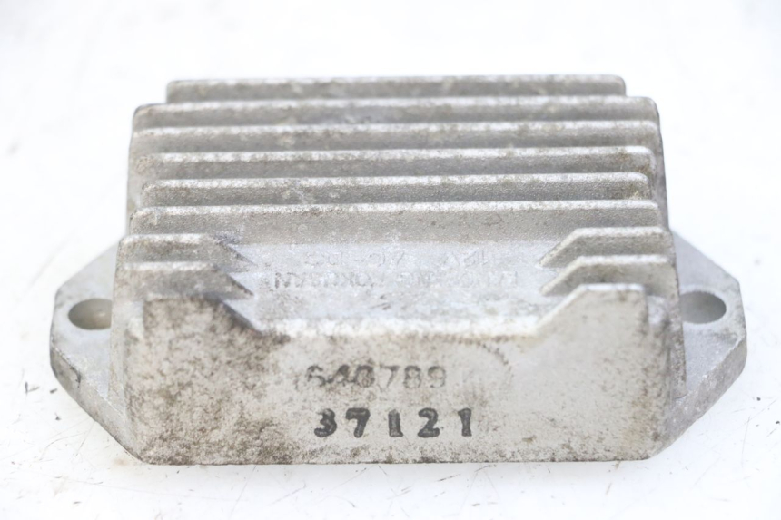 photo de REGULADOR DE CARGA PIAGGIO VESPA S 2T 50 (2007 - 2014) - Otra perspectiva