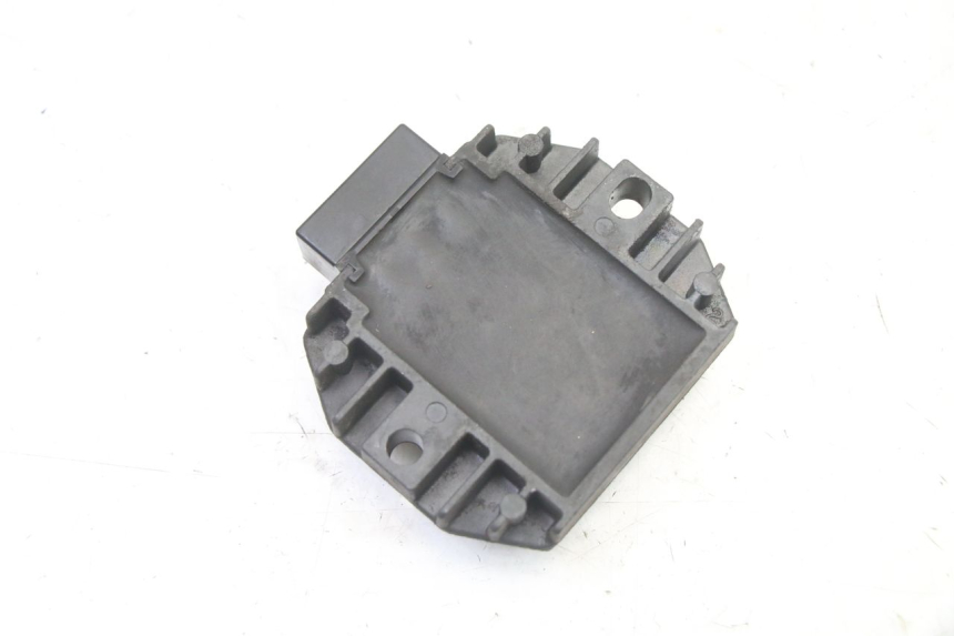 photo de REGULADOR DE CARGA PIAGGIO X8 125 (2004 - 2007) - Zoom estado de uso