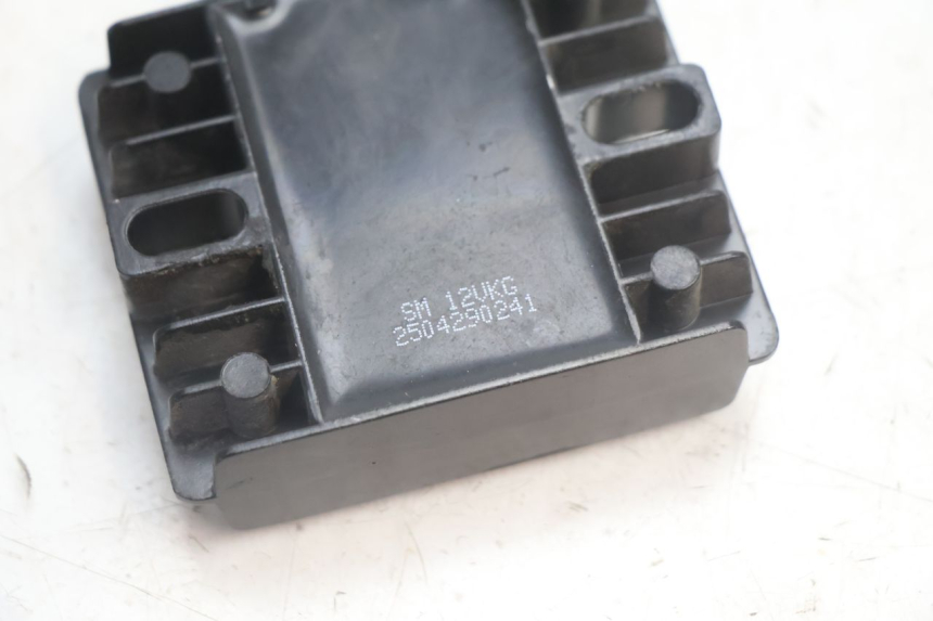 photo de REGULADOR JM MOTORS R-MAX TECH 50 (2024 - 2026) - Zoom estado de uso