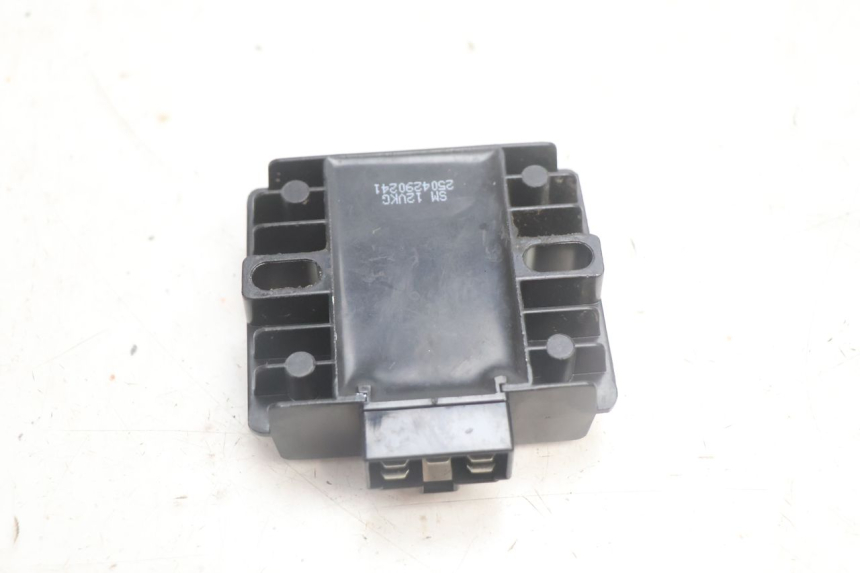photo de REGULADOR JM MOTORS R-MAX TECH 50 (2024 - 2026) - Otra perspectiva