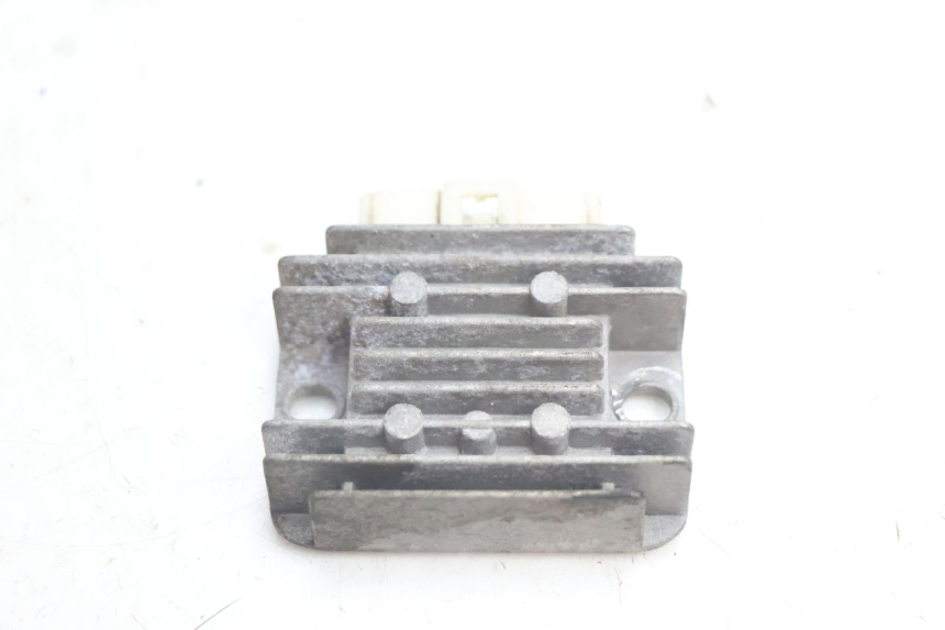 photo de REGULADOR VASTRO R-ONE 4T 50 (2014 - 2022) - Detalle de la pieza