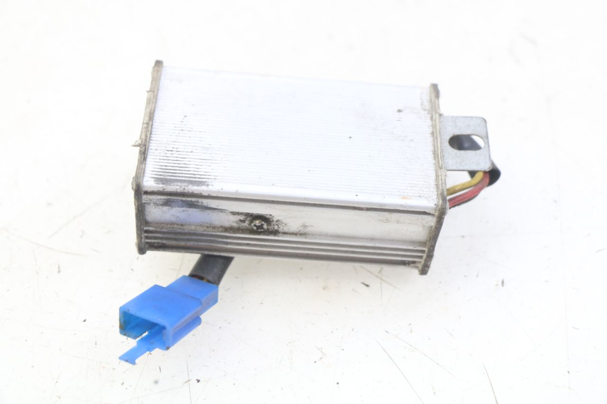 photo de REGULADOR DE CARGA RED ELECTRIC RED E PRO 1 (2017 - 2019) - Otra perspectiva