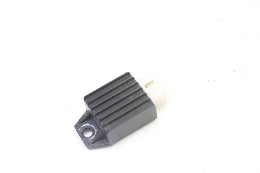 photo de REGULADOR DE CARGA APOLLO RFZ 150 - Detalle de la pieza