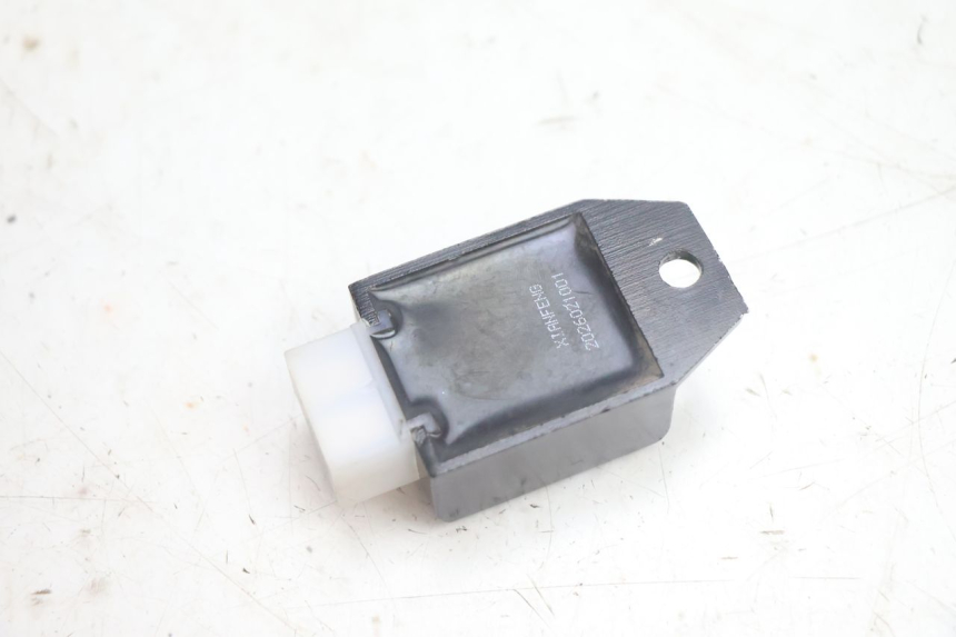photo de REGULADOR DE CARGA APOLLO RFZ 150 - Otra perspectiva