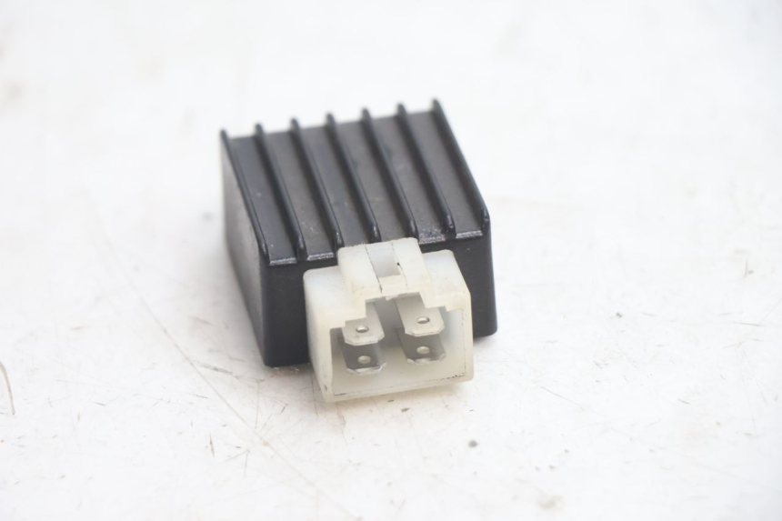 photo de REGULADOR TNT MOTOR ROMA 10' 2T 50 (2011 - 2018) - Zoom estado de uso