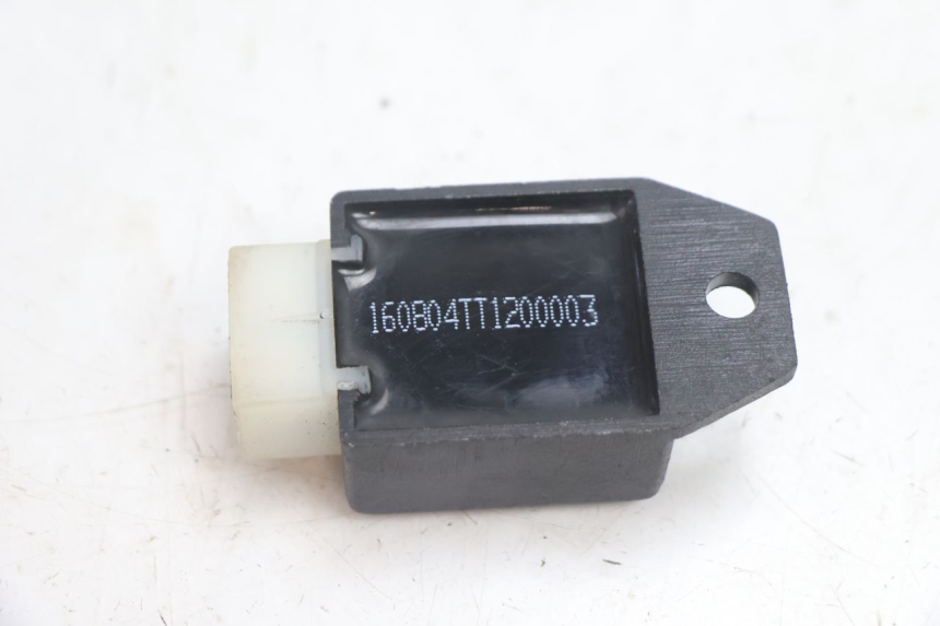 photo de REGULADOR TNT MOTOR ROMA 10' 2T 50 (2011 - 2018) - Otra perspectiva