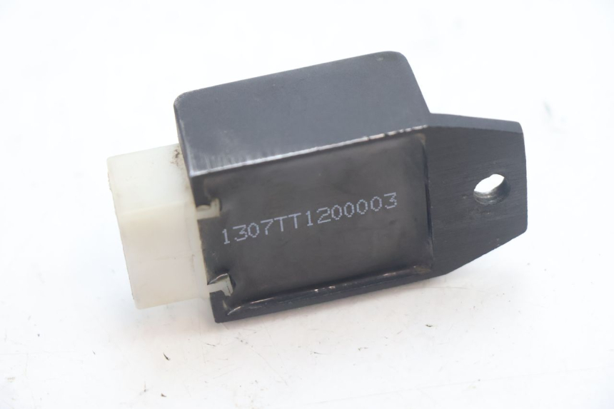 photo de REGULADOR TNT MOTOR ROMA 10' 2T 50 (2011 - 2018) - Otra perspectiva