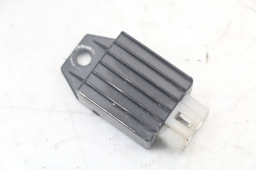 photo de REGULADOR DE CARGA TNT MOTOR ROMA 10' 4T 50 (2007 - 2018) - Detalle de la pieza