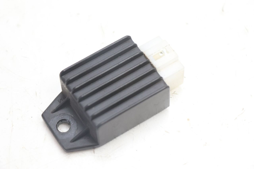 photo de REGULADOR TNT MOTOR ROMA 12' 2T 50 (2007 - 2018) - Detalle de la pieza