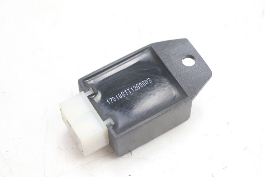 photo de REGULADOR TNT MOTOR ROMA 12' 2T 50 (2007 - 2018) - Otra perspectiva