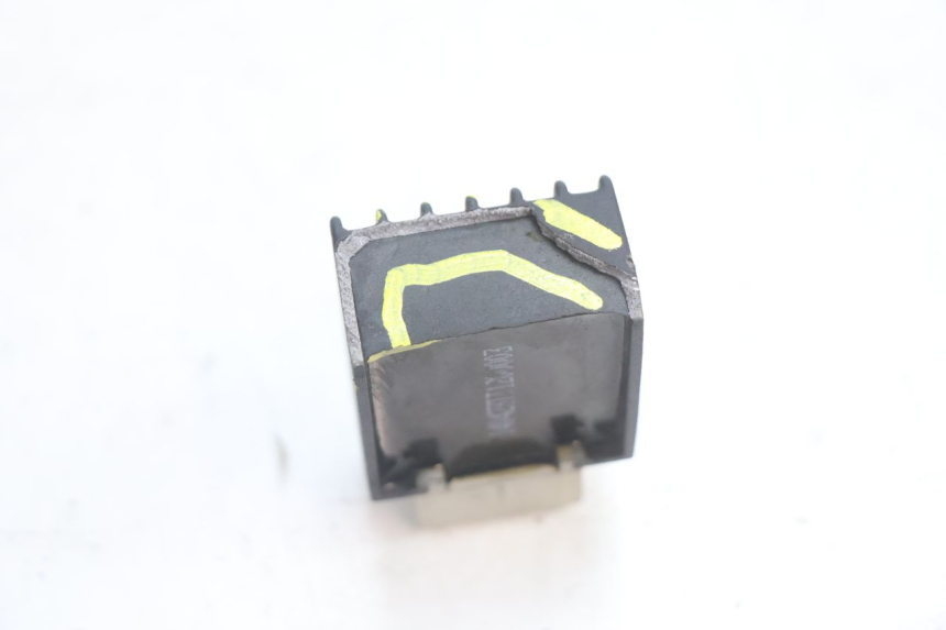 photo de REGULADOR TNT MOTOR ROMA 12' 2T 50 (2007 - 2018) - Otra perspectiva