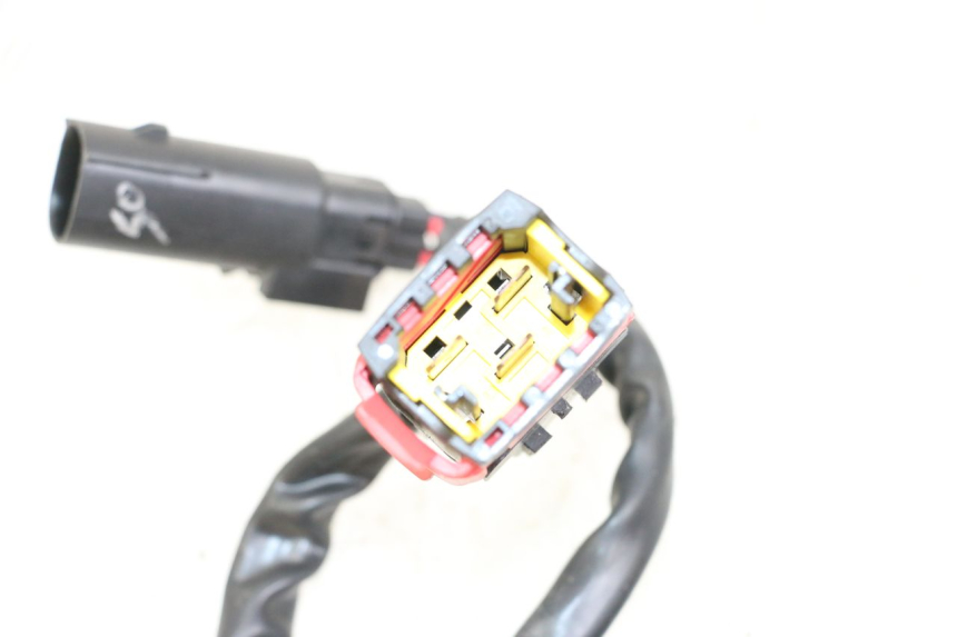 photo de REGULADOR ROYAL ENFIELD CONTINENTAL GT 650 (2019 - 2024) - Estado de la superficie y material