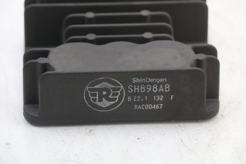 photo de REGULADOR ROYAL ENFIELD SCRAM 411 (2022 - 2024) - Otra perspectiva