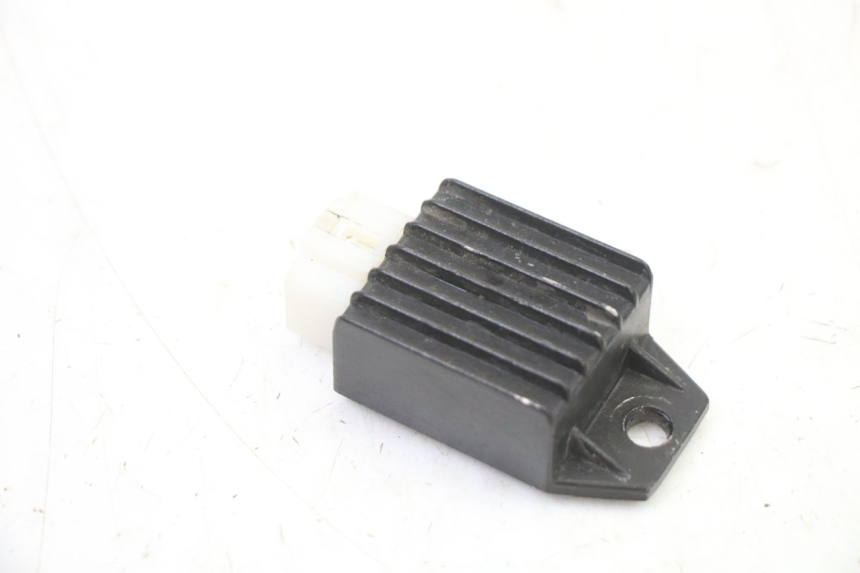 photo de REGULADOR DE CARGA APOLLO RXF 125 - Detalle de la pieza