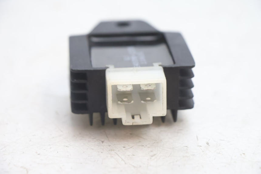 photo de REGULADOR DE CARGA KEEWAY RY6 2T 50 (2011 - 2019) - Otra perspectiva